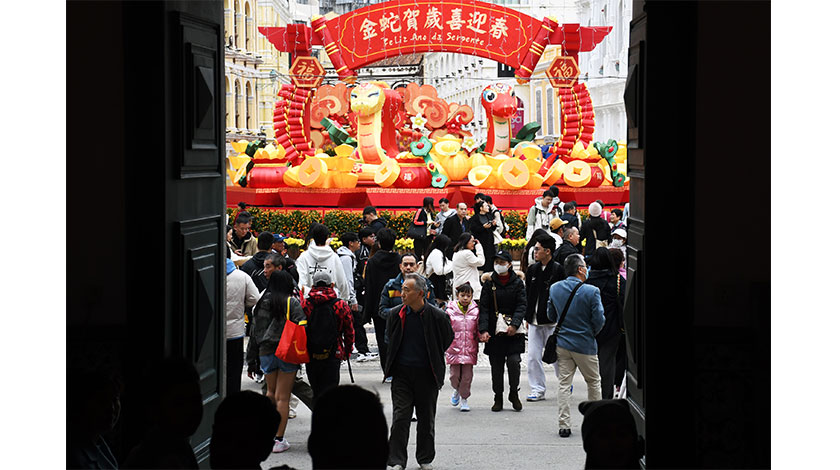 春節黃金周訪澳旅客人次逾百卅萬   同比下跌百分三點五惟國際旅客上升一成   