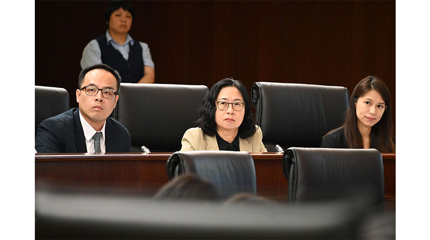 過去兩年政府發資助逾二百二十億    