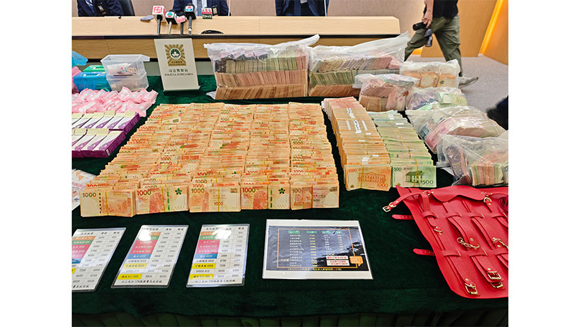 司警破操控賣淫集團 兩年多獲利近八億  三現役警兩退休司警涉案被捕    