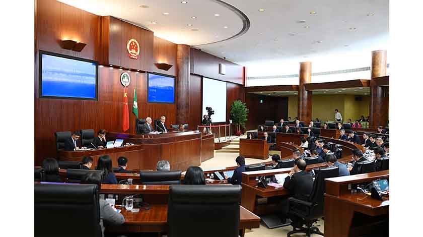 岑官：上半年施政工作取積極成效  爭取八月公布實施「三五」規劃    
